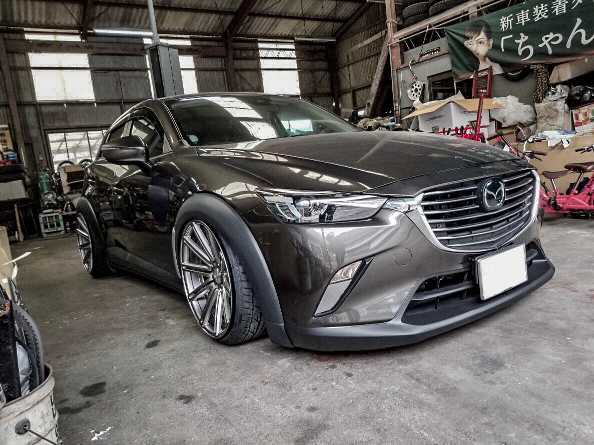 O Xrhsths M S Sto Twitter 最近のmazdaは本当に ベースがかっこいいです オーナーのセンスも良くまた かっこいい1台が大分に誕生しました Mazda Cx 3 純正ルックだがオーバーフェンダー取り付け ホイールはvossenの10 5j