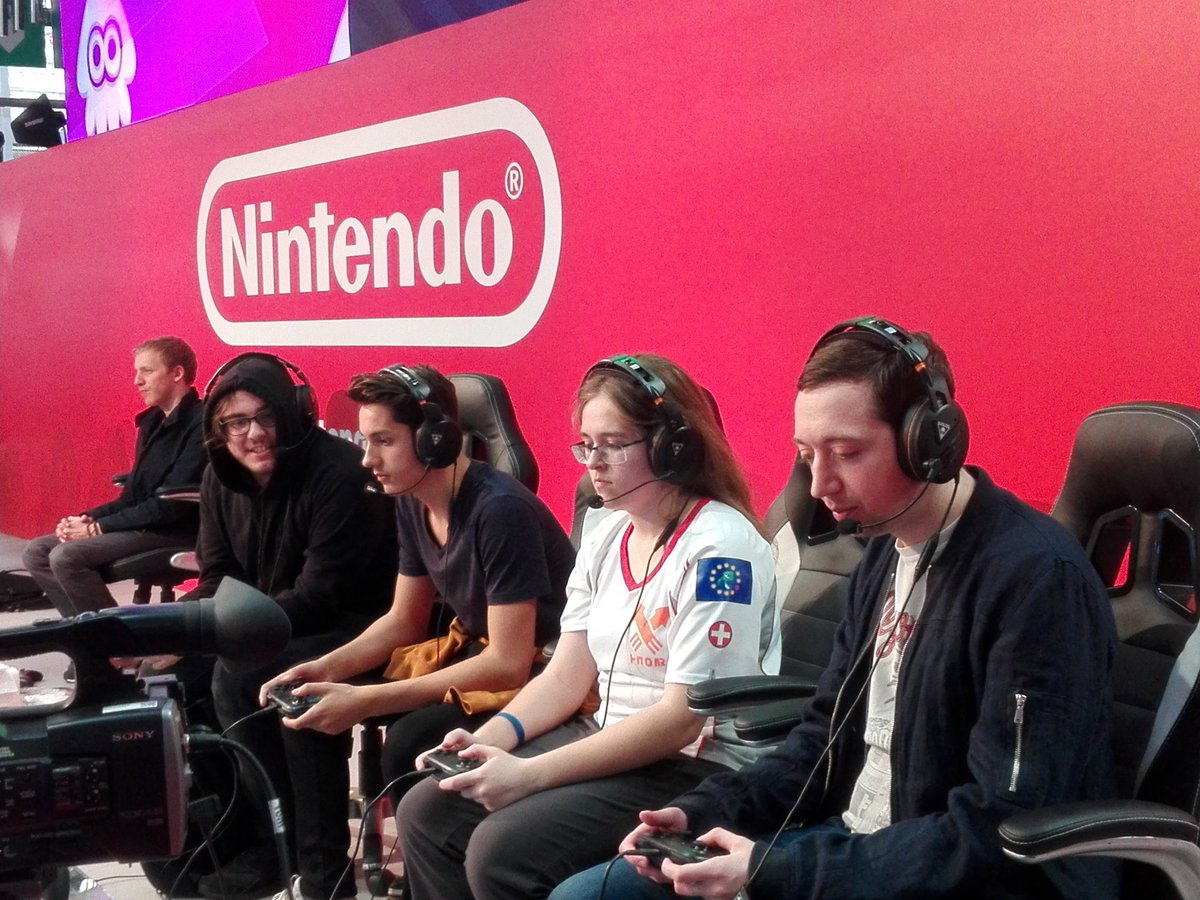 eSportBrosTV's tweet photo. La bataille continue dans l'encre de la #NintendoPGW ! New Wave remporte la finale de session de l'après-midi face aux Calamars de la Discorde. https://t.co/qdDlbgiFEn