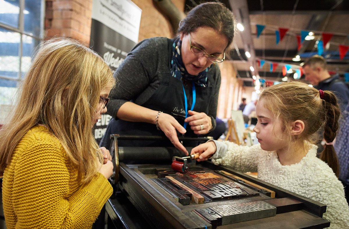 MakerFaireDERBY's tweet photo. Augmented reality, pen-racing, crocheting, robotics, clay-modelling, printing, soldering, woodworking, jewellery-making, 3D printing, puppetry... just some of things happening @MakerFaireDERBY tomorrow - Eagle Market, intu, Derby, 10am-4pm, FREE ENTRY! @TheEagleMarket @intuDerby https://t.co/qaJw600y5K
