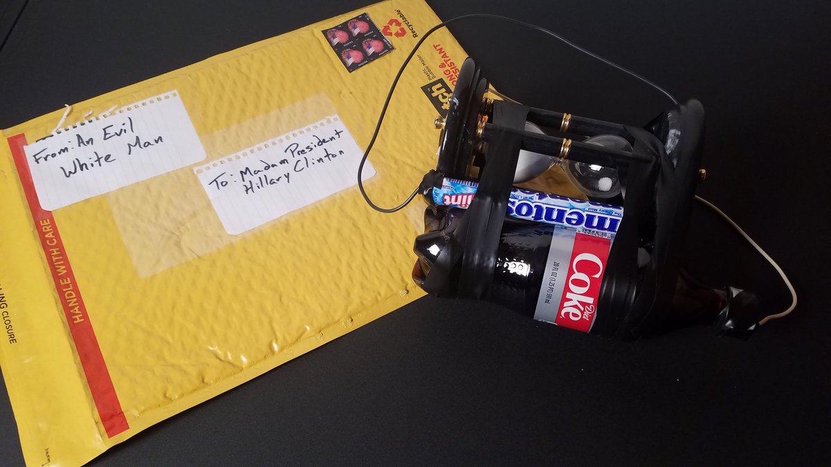 lovetomyloops's tweet image. I needed that laugh! 😂 Unbelievably funny.
#BombGate #BombHoax #bombscare #bombthreat