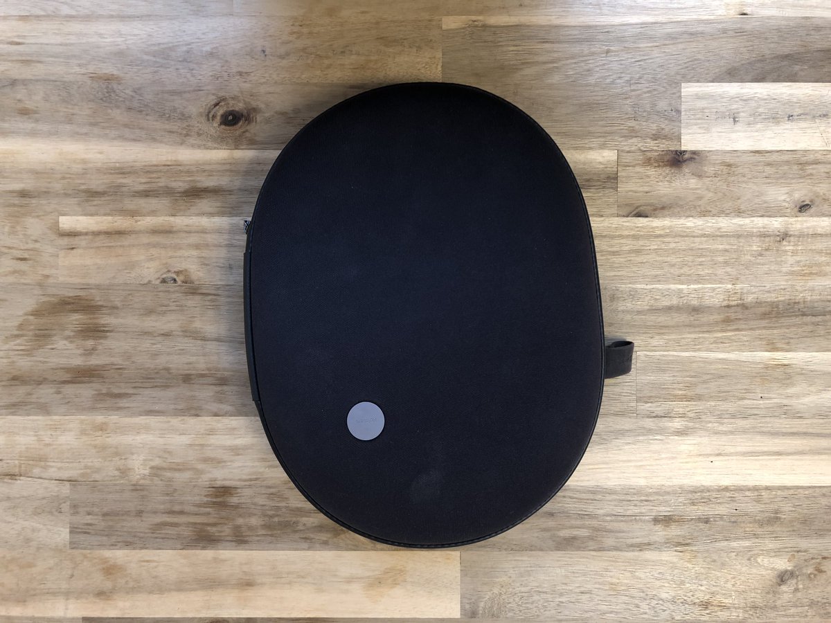 I found the perfect use for our #hololens at the office! The cover is perfect for our #magicleap 🤭 Please don’t listen to tech journalists who for some reasons can’t see it - Experiencing it is transformative, 50% tks to the device and 50% tks to the amazing content. I’m in ❤️