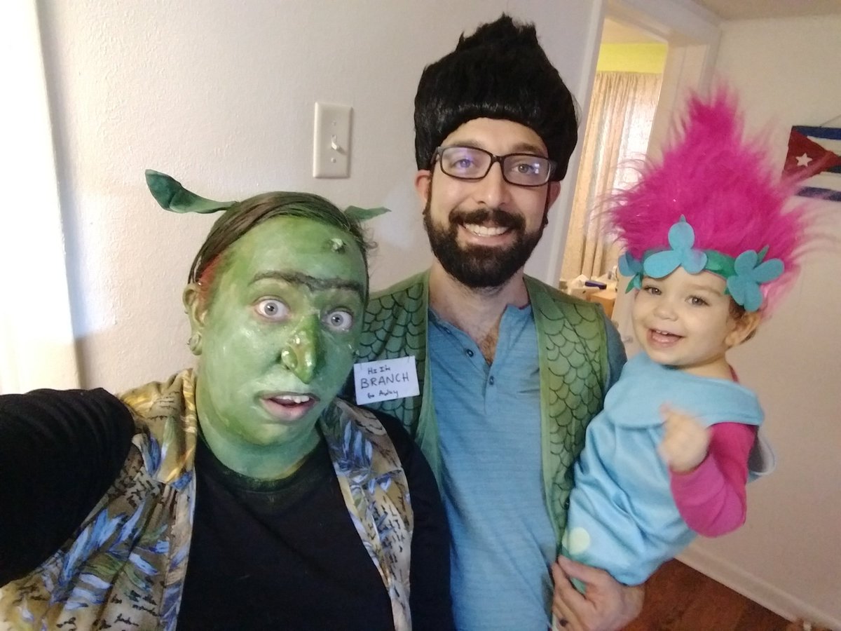 LFernan85's tweet image. Never forget how great we looked last year at #Halloween
#Trolls #PrincessPoppy #Branch
@AnnaKendrick47 @jtimberlake 

Mama had to be the Bergen. 🤢
This year we are PJ Masks. Picture to come Saturday at Spooktacular.