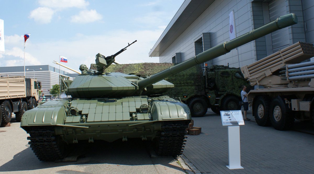 Ho Ho Slovakian T 72m2 Moderna Ho Ho Slovakian T 72m2 Moderna