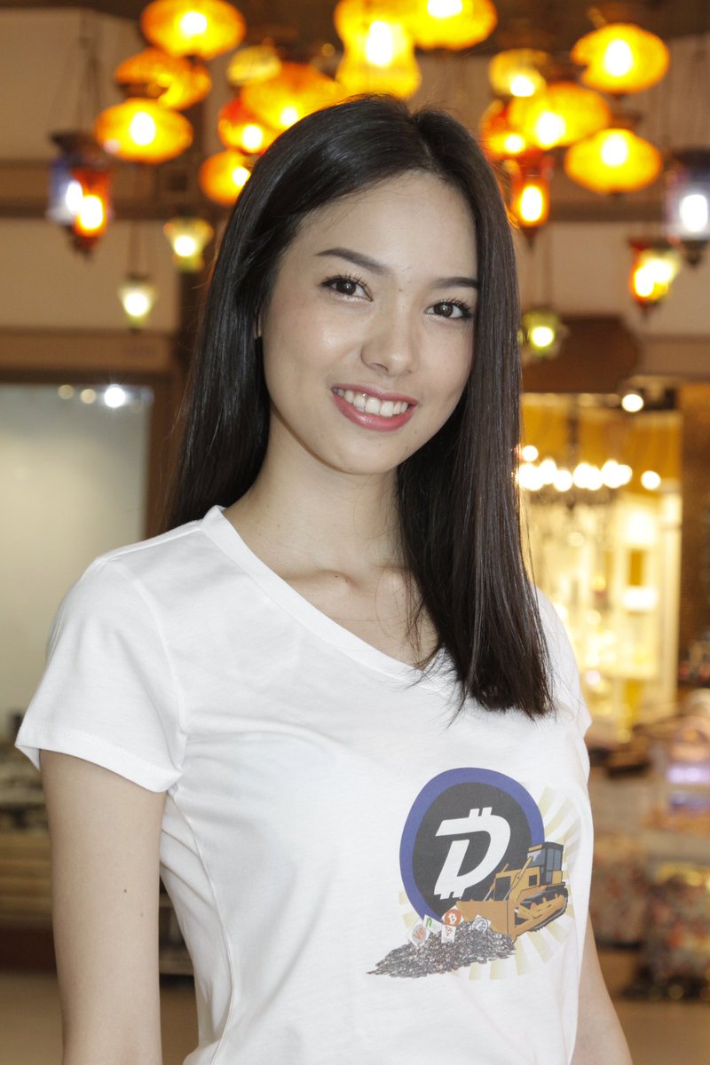 planetmindbody's tweet photo. @TrON_of_Empathy Great photo! The #digibyte #girl is super-cute also. Maybe we should hold a #crypto #BeautyPageant ... a #cryptopageant ! #TRX #DGB #BTC #LTC #ETH #XRP #ADA #NEO etc... https://t.co/hUehi0Bvdu