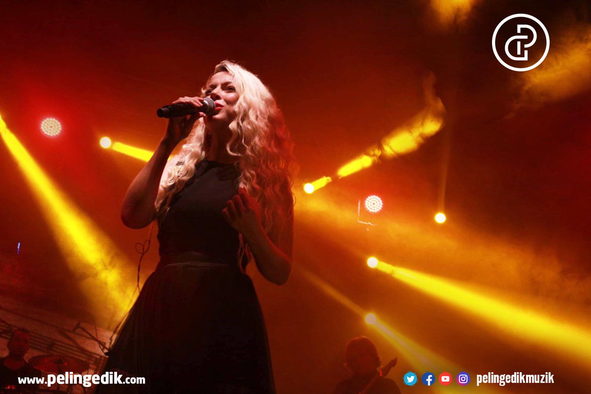 İzmir Tea Fest'te sizlerle buluşmak çok güzeldi. Enerjiniz, coşkunuz, bendeki müzik aşkını beslemeye devam ediyor.. Teşekkürler!
<a href="/izmirteafest/">İzmir Tea Festival</a>