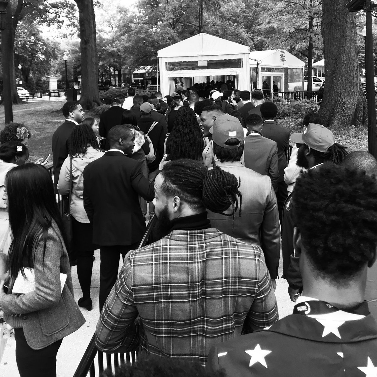 I’m with hundreds of young black conservatives checking into the @WhiteHouse. History is being made today.