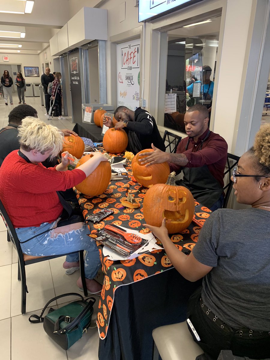 Here is the aftermath of our pumpkin carving contest! Until next time Happy Halloween 🎃