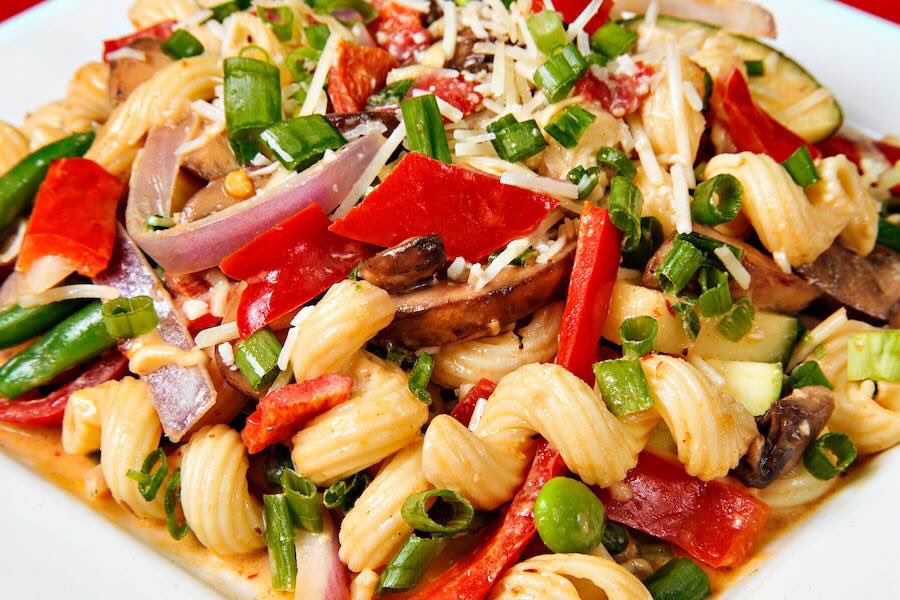 StonesCove's tweet photo. This chilly weather has us dreaming of comfort food, like our Meatloaf Cupcakes and Pasta Primavera! #fallweather #comfortfood #pastaprimavera #meatloafupgraded #stonescove #kitbar https://t.co/GATPrquCpv