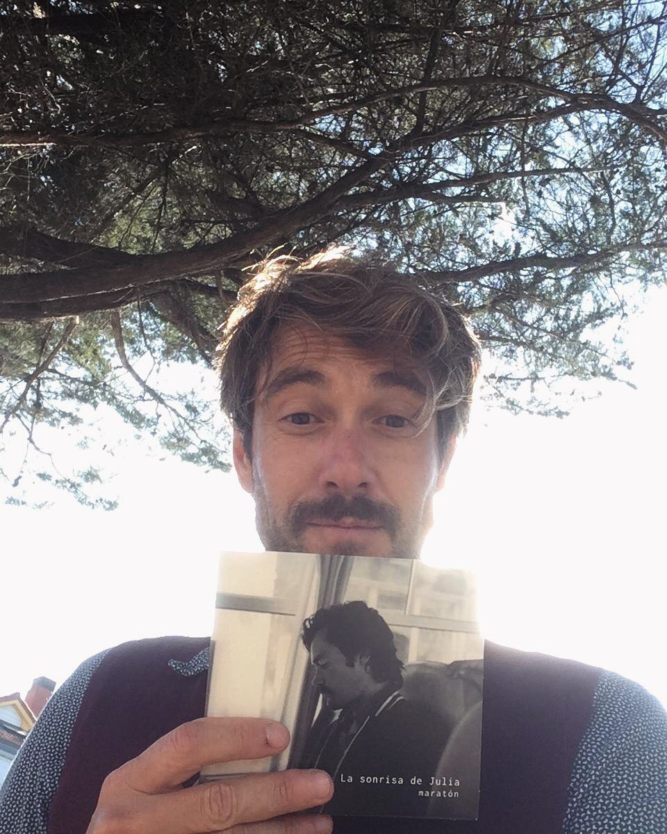 Estamos muy emocionados por la acogida que estáis dando a ‘Maratón’ y queremos celebrarlo con un showcase/encuentro especial en Madrid para muy poquitas personas.  🗓 Martes 30
🕗 19h 
📍<a href="/paracaidistaes/">elPARACAIDISTA.es</a> (espacio Cubanismo. Planta 3). 
Venid con vuestro disco y os lo firmaremos!