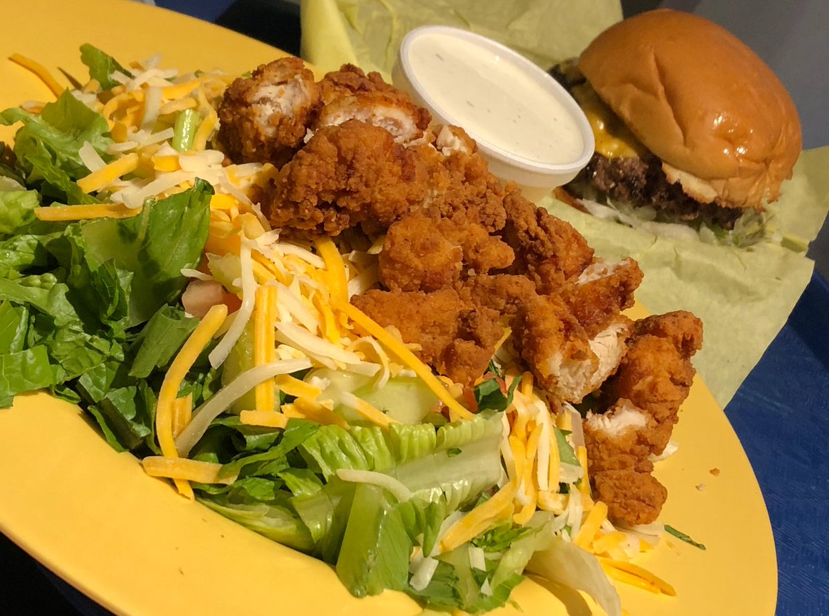 BlueSkyAmarillo's tweet photo. Decisions, decisions... 🥗🍔🥗🍔🥗🍔🤓 https://t.co/kstkdv4csM