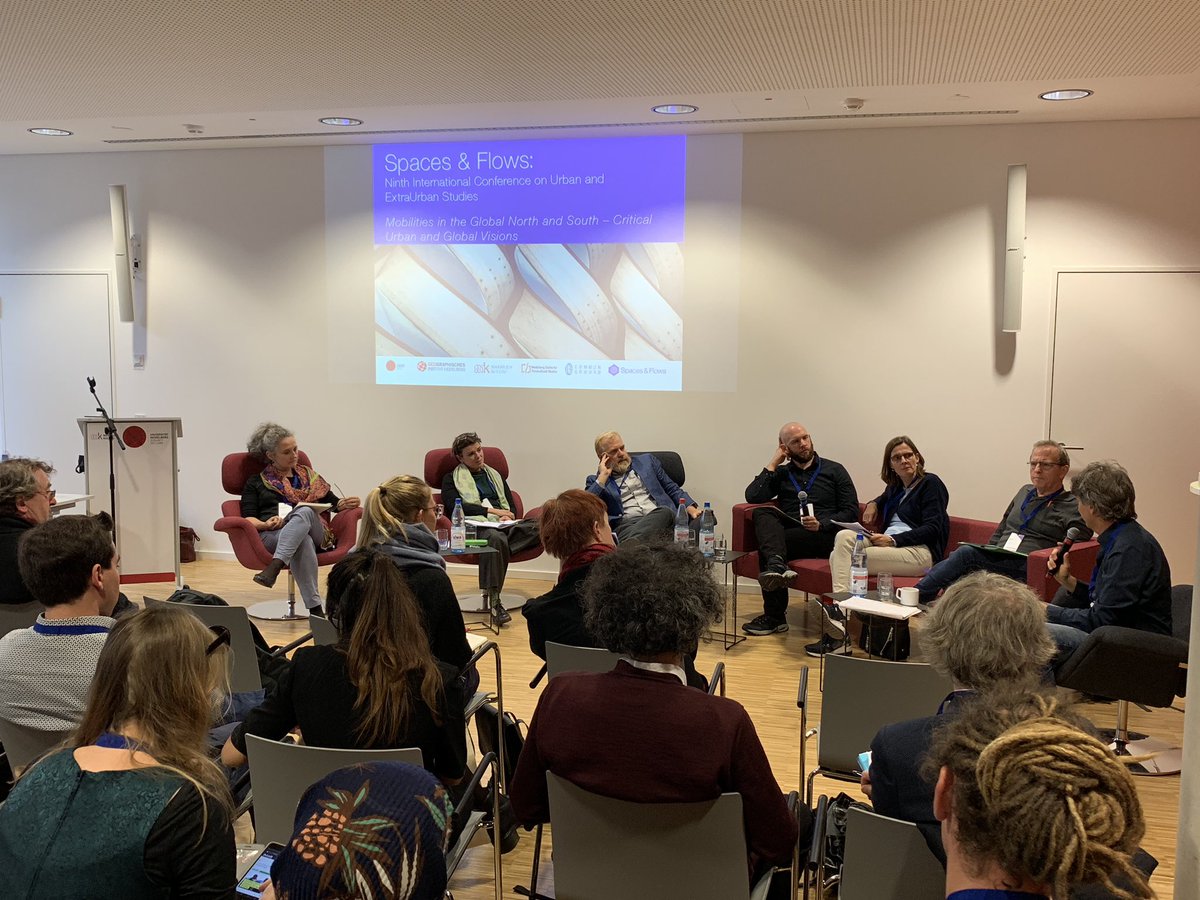 The <a href="/spacesandflows/">Spaces & Flows</a> conference ends with a very nice panel discussion about interdisciplinary perspectives on mobilities. Panelists are <a href="/melissa_geog/">melissa butcher</a>, @StreetFightSF, <a href="/UIUCGeogGIS/">UIUC Geography & GIS</a>, Ulrike Gerhard, Gregg Culver, and some more.