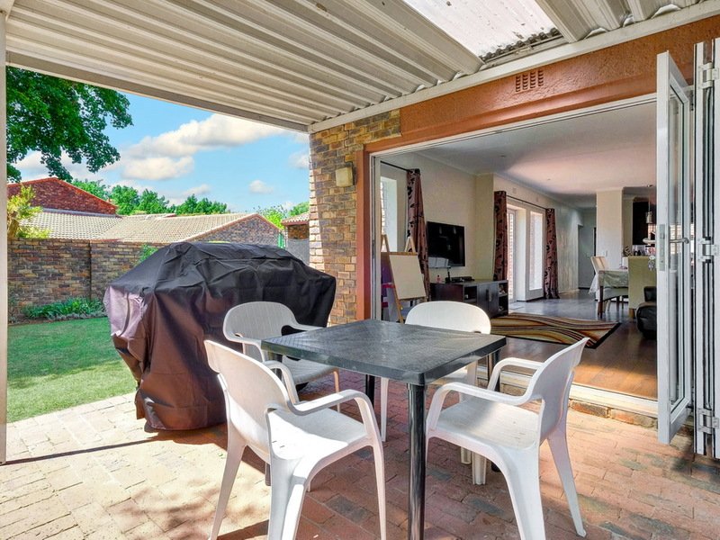 LeadhomeSA's tweet photo. Definitely worth checking out! Take a look here https://t.co/d4y1MHoXE3 and give us a ring if you are keen to view this fab find! Phone 010 590 3088
#Leadhome #RealEstate #OneFlatFee #JustListed #Strathavon #Sandton https://t.co/fdkLkn6nMI