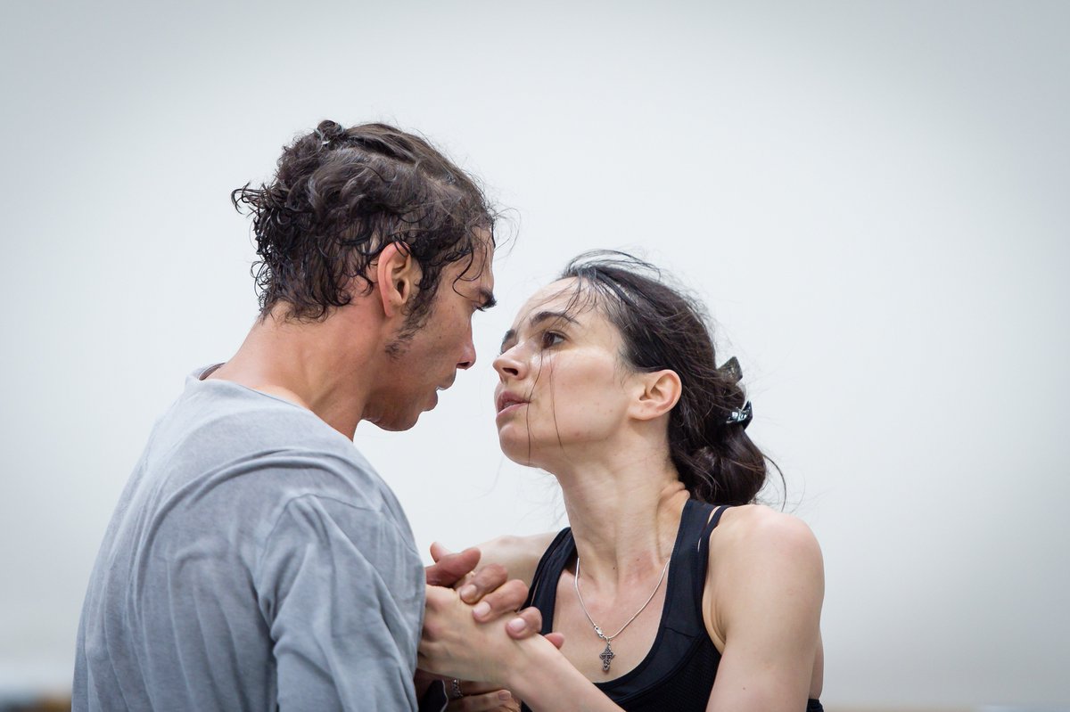 StuttgartBallet's tweet photo. It's getting emotional in the studio: @dianavishneva and #JasonReilly during rehearsals for ONEGIN. 💔 (📸: @roman_novitzky) https://t.co/6EyGxcOncm