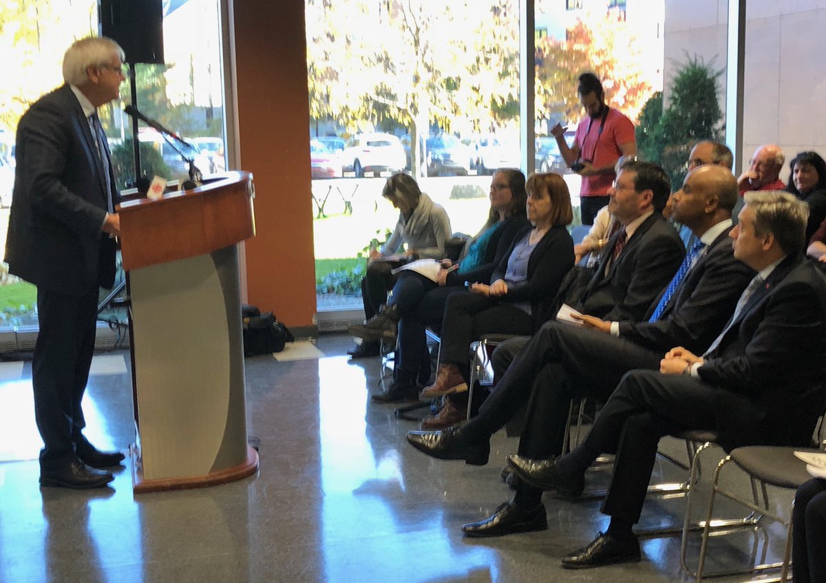 DSTAmandTR's tweet photo. Inauguration de la Chaire de recherche du Canada 150 dirigée par la professeure australienne Shari Forbes, en présence des ministres @FP_Champagne et @hussen. #UQTR https://t.co/Fx2gTM9IVB