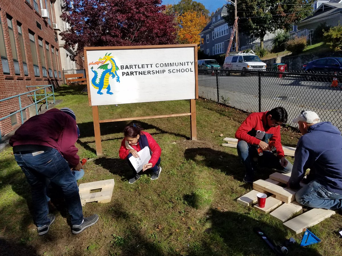 CareForce's tweet photo. And they're off! These @nvidia volunteers really know how to #makebetterhappen with their service. #projectinspire https://t.co/5ppRafB6VB