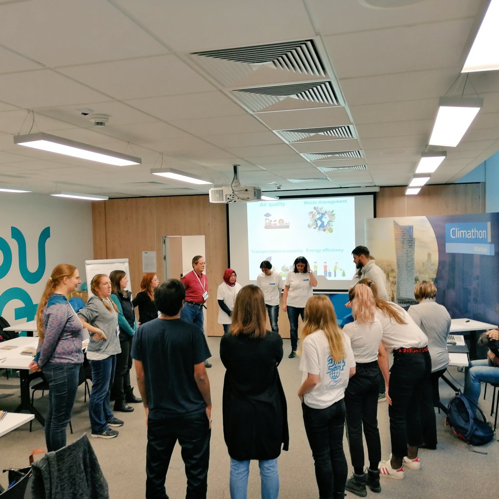 ClimateKICPL's tweet photo. Zaczynamy pracę w grupach #Climathon https://t.co/I2IvHCG9rJ