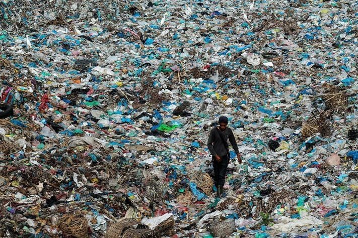 anaghapp's tweet photo. #Maharashtra and CM @Dev_Fadnavis are the trailblazers for starting a movement against #singleuseplastics. My article in #marathi https://t.co/pF7ieDovNm https://t.co/2OVmSsQ722