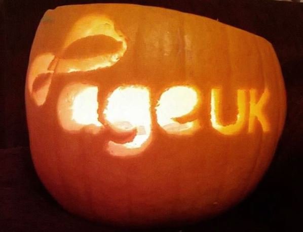 Here's a pic of our favourite pumpkin ever for #NationalPumpkinDay 😍 Expertly carved by the team <a href="/ageUKNT/">Age UK North Tyneside</a> 🎃 #Friyay