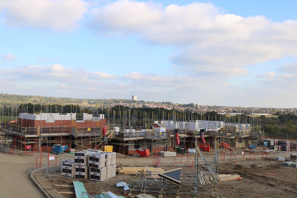 SwiftScaff's tweet image. Countryside - Chigwell. One of our 14 housing sites coming along nicely! #Scaffold #swift #work