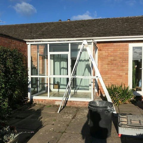 Fusion_Windows's tweet image. A small lean-to conservatory replaced by a full width conservatory including a new base and side walls