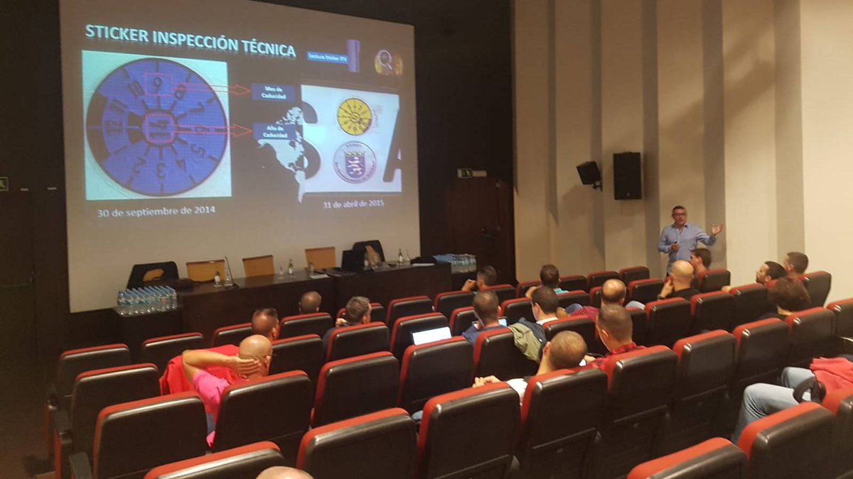 policiaelche's tweet image. Uno de nuestros expertos en #documentoscopia ha participado en las Jornadas Internacionales de Seguridad, Protección Civil y Emergencias, con #ponentes de Italia, Suiza y España
👉 Al celebrarse en #Tenerife, y con el pronóstico de #frío para el fin de semana, dudamos que vuelva