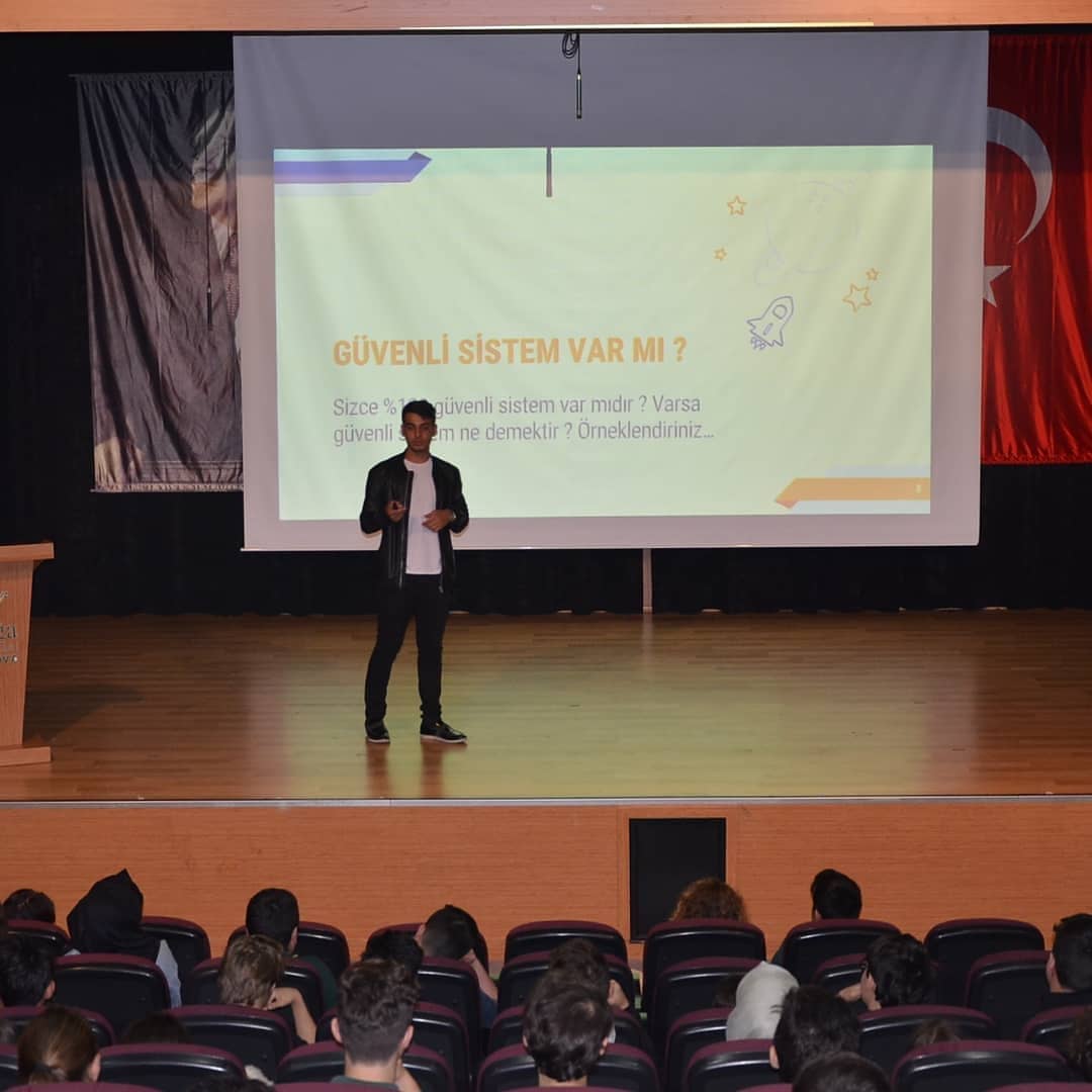 Alperen Eymen Özcan (@aeymenozcan) on Twitter photo Yalova Doğa Koleji 'nde çok keyifli bir konferansın daha sonuna geldik. Yalova Doğa Koleji 'nde çok keyifli bir konferansın daha sonuna geldik.