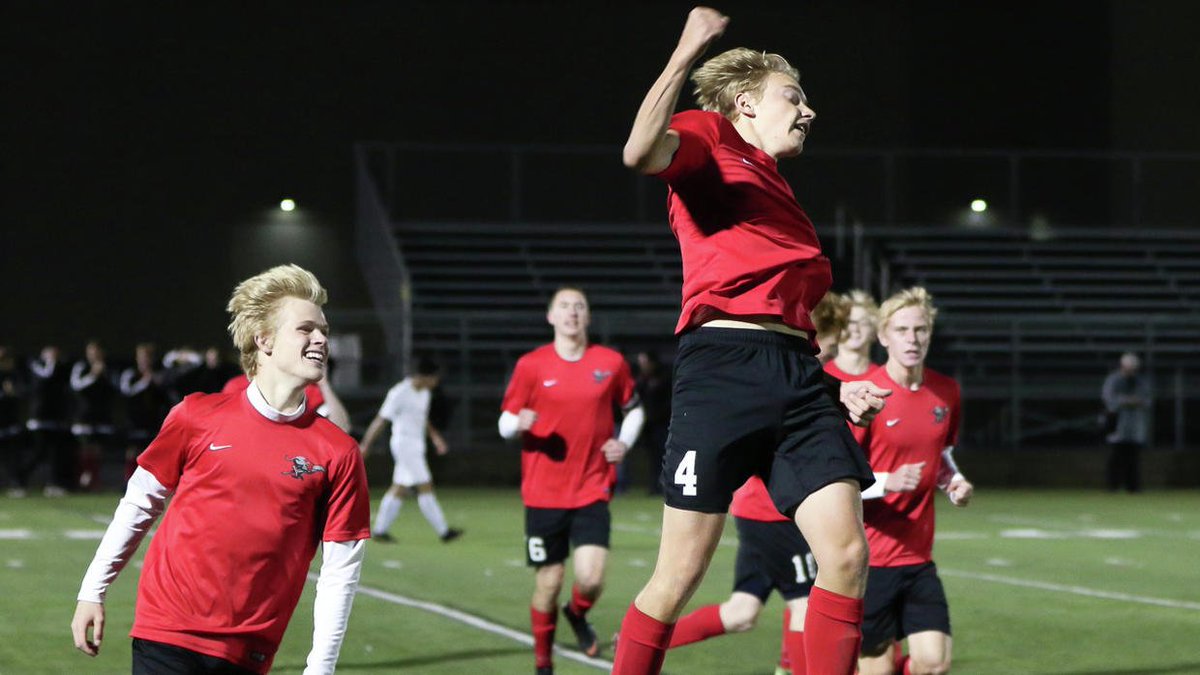 duluthnews's tweet photo. Prep boys soccer: Will Francis’ two goals lead No. 1 Duluth East into state semifinals https://t.co/h4vvTiWemO https://t.co/B1njF2aTSS