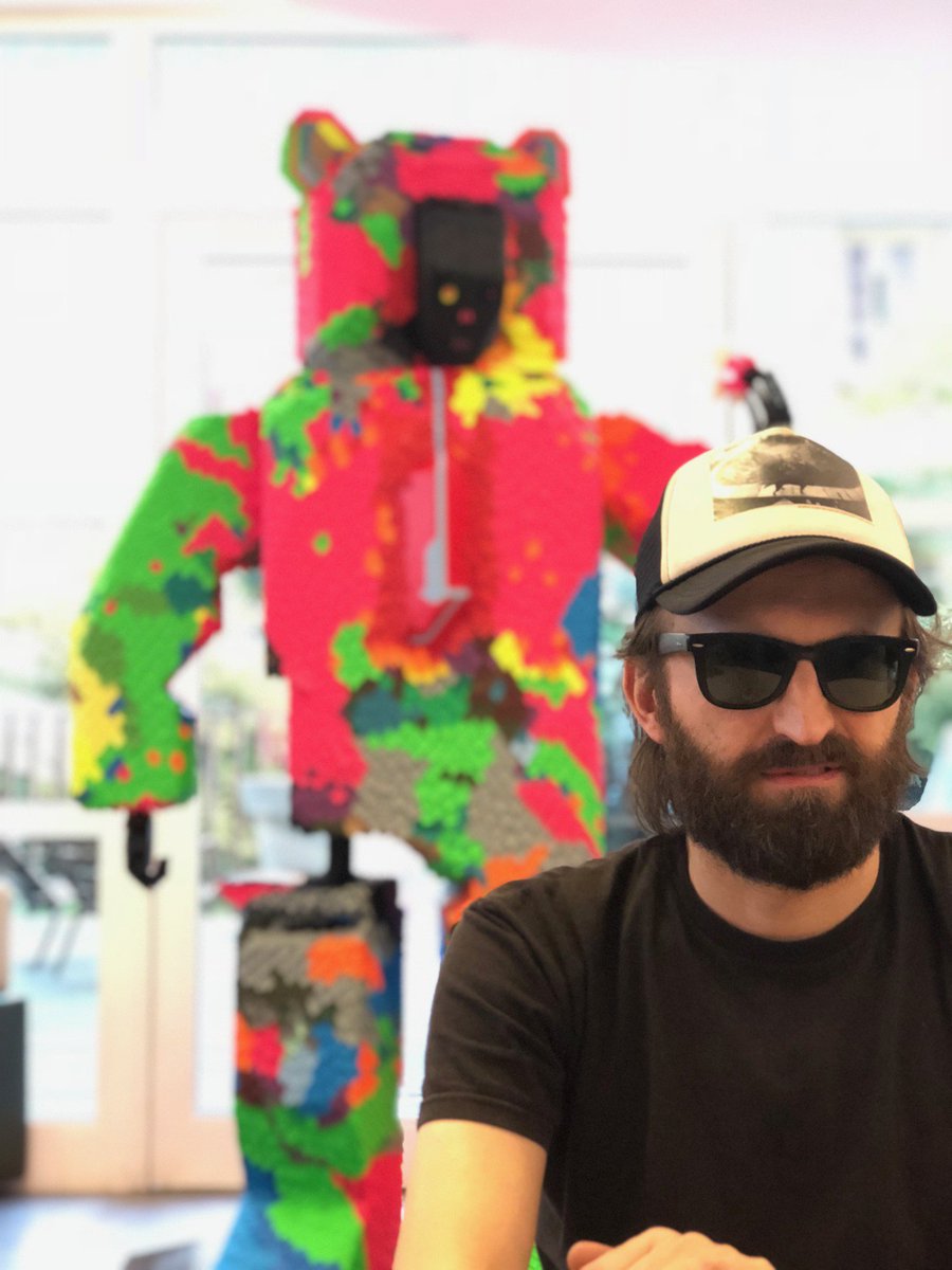 Conosci la #TapeArt? Da oggi, presso lo spazio di Copernico Centrale, a Milano, sarà presente la scultura "NEON SAKURA" realizzata con il 'tape' dall'artista <a href="/nocurves/">nocurves</a> - Grazie a <a href="/Whitelightart/">Whitelight Art</a> gallery e Paolo Ambrosio per il progetto!

#feelcopernican #arte