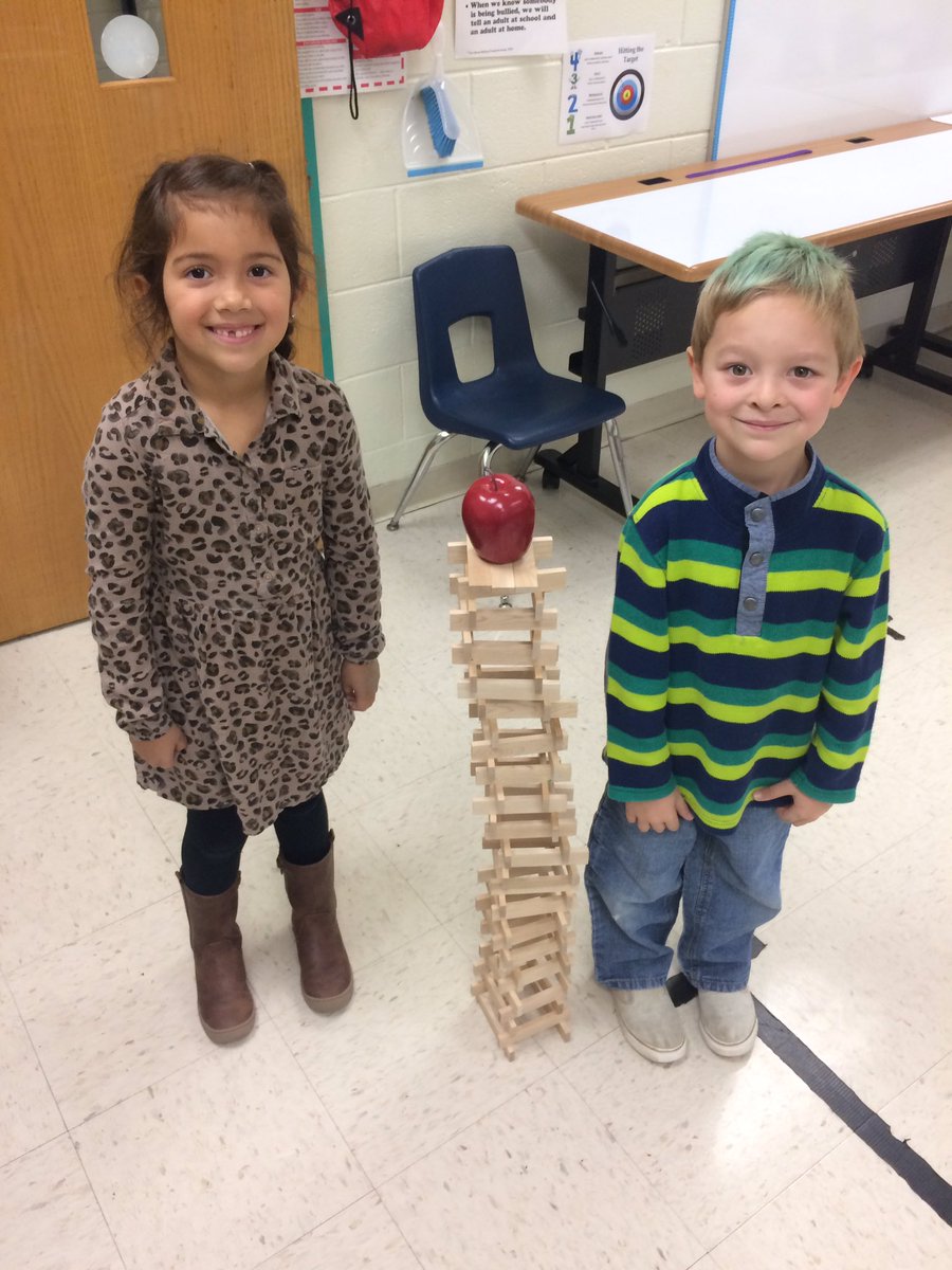 Rodgers_Edu's tweet image. Building structures using @KEVAplanks with first grade.  Students had to build the tallest tower that would support an apple for 5 seconds!  One group got to 34 inches!! @sharkhappenings #asesbettertogether #sharkSTEAM