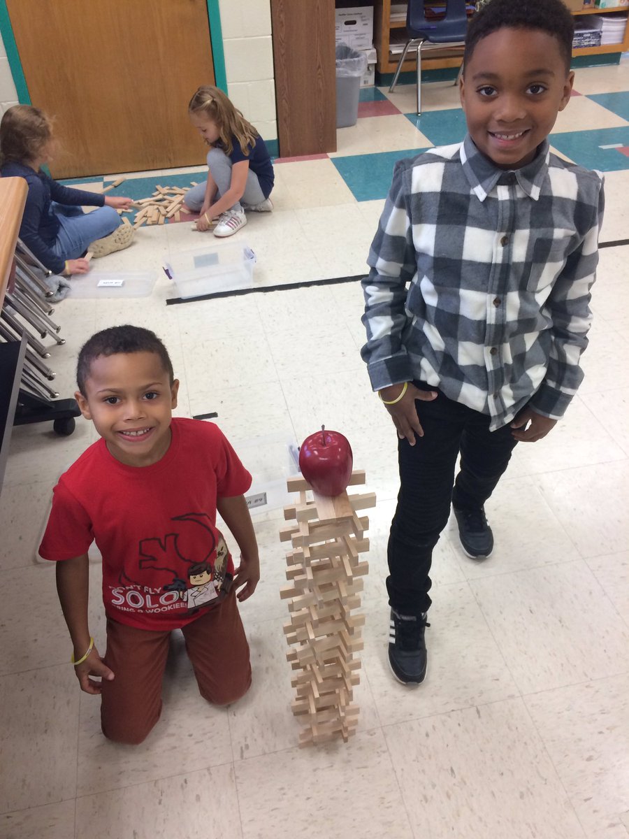 Rodgers_Edu's tweet image. Building structures using @KEVAplanks with first grade.  Students had to build the tallest tower that would support an apple for 5 seconds!  One group got to 34 inches!! @sharkhappenings #asesbettertogether #sharkSTEAM