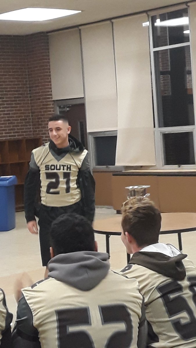 SLPDee's tweet photo. We're all in!!!!!!! #SoProud #CaptainMyCaptain #VikingNation #GoVikings #BeatRye https://t.co/uM98g4P34q