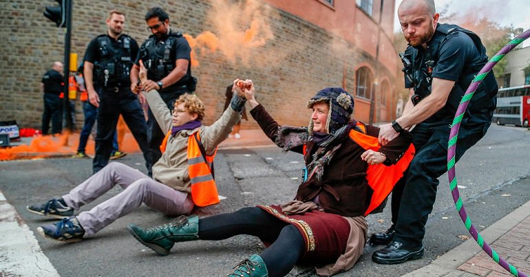 MrTopple's tweet image. RIGHT:

Government inaction is leading to our extinction. Time to rebel.

My look at the @ExtinctionR &amp;amp; its plans. Major developments detailed here - we ALL need to become 'conscientious protectors'.

READ/SHARE/RT #ClimateBreakdown #ExtinctionRebellion &amp;gt;
thecanary.co/feature/2018/1…