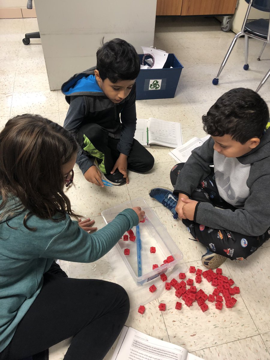 MrsElayan213's tweet image. Simulating “schools of fish” and their predators. #cridgepride #TCIscience