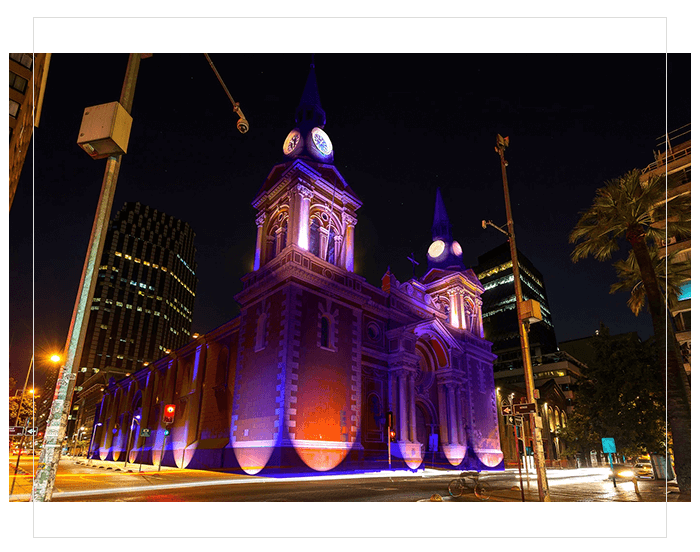 chileestuyo's tweet photo. ¡Santiago, Iquique, Concepción y Punta Arenas se iluminan de noche con FILUSA, la Fiesta de la Luz! Hoy y mañana a partir de las 20:30 hrs ¡los esperamos a todos a disfrutar de este show urbano! https://t.co/Jiuva5kHdo https://t.co/MzWQNdE8W9