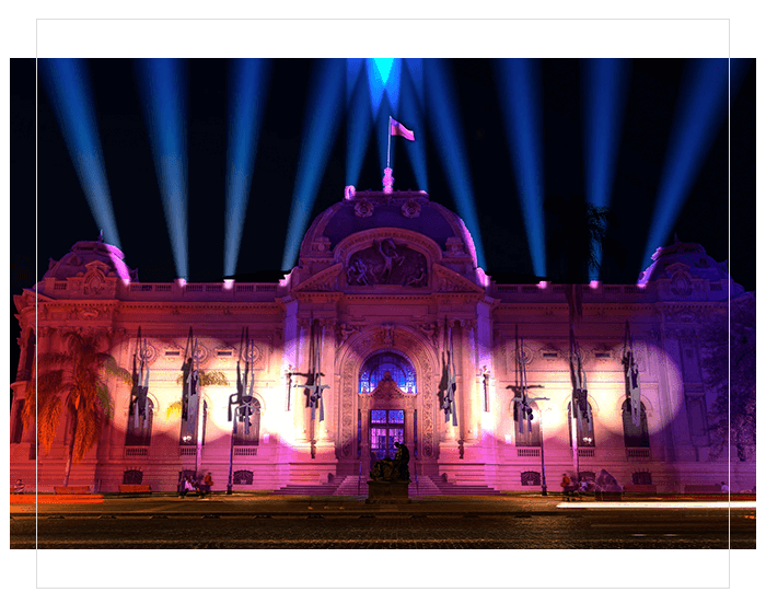 chileestuyo's tweet photo. ¡Santiago, Iquique, Concepción y Punta Arenas se iluminan de noche con FILUSA, la Fiesta de la Luz! Hoy y mañana a partir de las 20:30 hrs ¡los esperamos a todos a disfrutar de este show urbano! https://t.co/Jiuva5kHdo https://t.co/MzWQNdE8W9