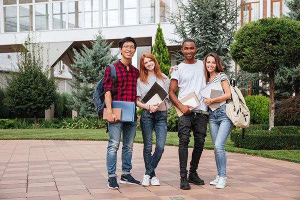 En Findyx te asesoramos para encontrar las mejores #academias de #ingles en el #extranjero. Si contratas tu curso con nosotros podrás disfrutar de los mejores descuentos bit.ly/2mDQLan