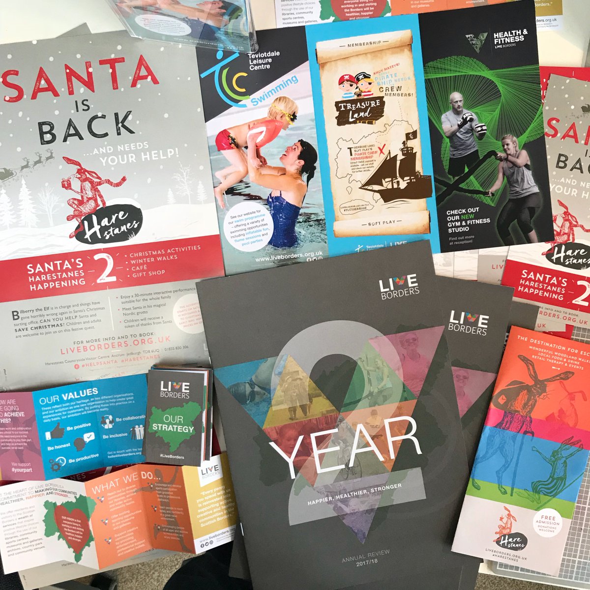 pmgd_'s tweet image. It was like an early Christmas today for pmgd at the Teviotdale Leisure Centre launch - great to get my hands on lots of samples of recent work, thanks to the team at @LiveBorders 👍🏻 
#pmgd #graphicdesign #printsamples #teviotdaleleisurecentre #harestanes #liveborders