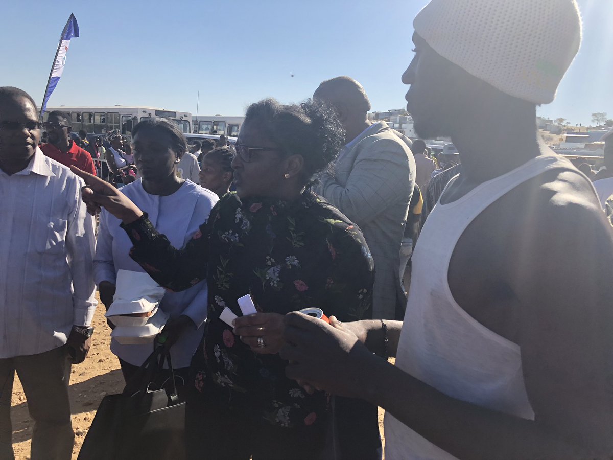 FirstLadyNam3's tweet photo. #BeFreeInformalSettlements ended on a high note. As always FLON took time for some personal interactions with young people to engage them on solutions for some of the challenges they are faced with. https://t.co/xyIfqwhuTS