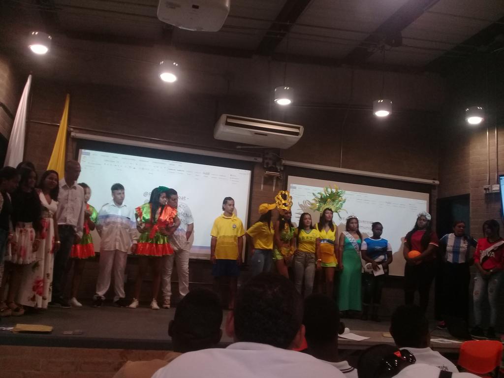 SBuelbas's tweet photo. @farid_figueroat_ @SENAcomunidad @ayalapsenaeduc1 @sena_CFMA #semanadeidiomasSENA #lenguageweekCFMA https://t.co/GPE0cxr4lJ
