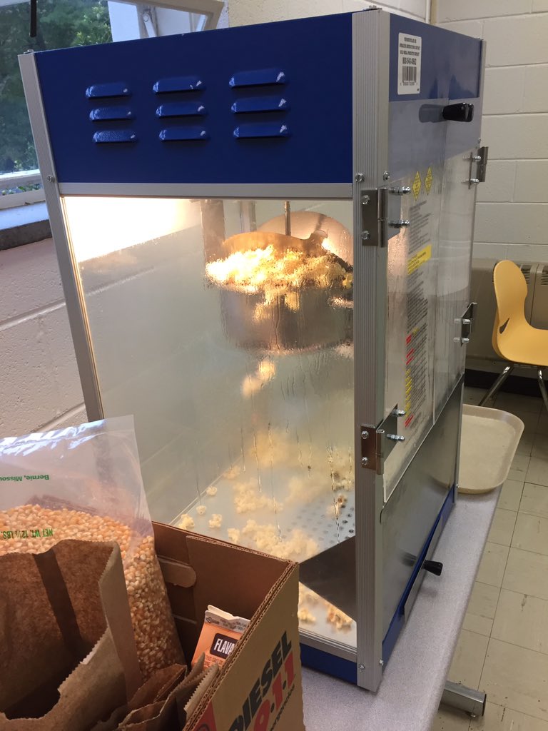 MinterJr's tweet photo. Things are Popping at the Career Academy! Mr. Byrdβs students found a popcorn machine and fixed it to provide students a special treat on Friday! #HCPSLearning https://t.co/6QGybV1YoZ