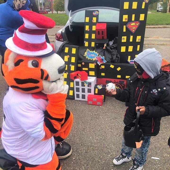 tigers's tweet photo. Our favorite cat in the hat.

#TrunkOrTreat https://t.co/N70OrRPO7a