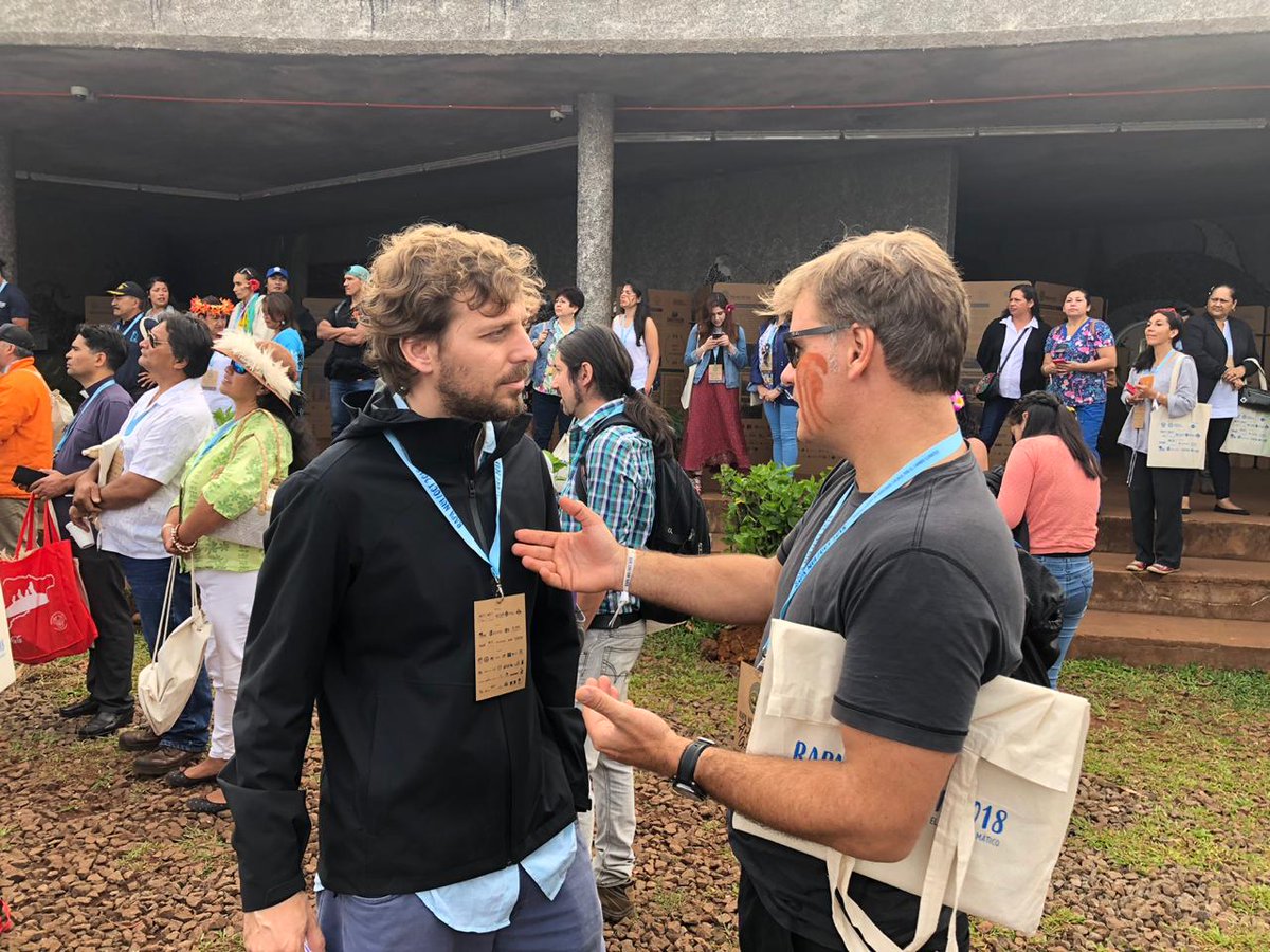MMAChile's tweet photo. #RapaNui2018 | ¡Compartir ideas y llegar a nuevos acuerdos por un planeta sustentable! Subsecretario Felipe Riesco sigue participando de la cumbre del cambio climático en Rapa Nui. #ChileLoCuidamosTodos 🌎💪 https://t.co/XjknK0dfS8