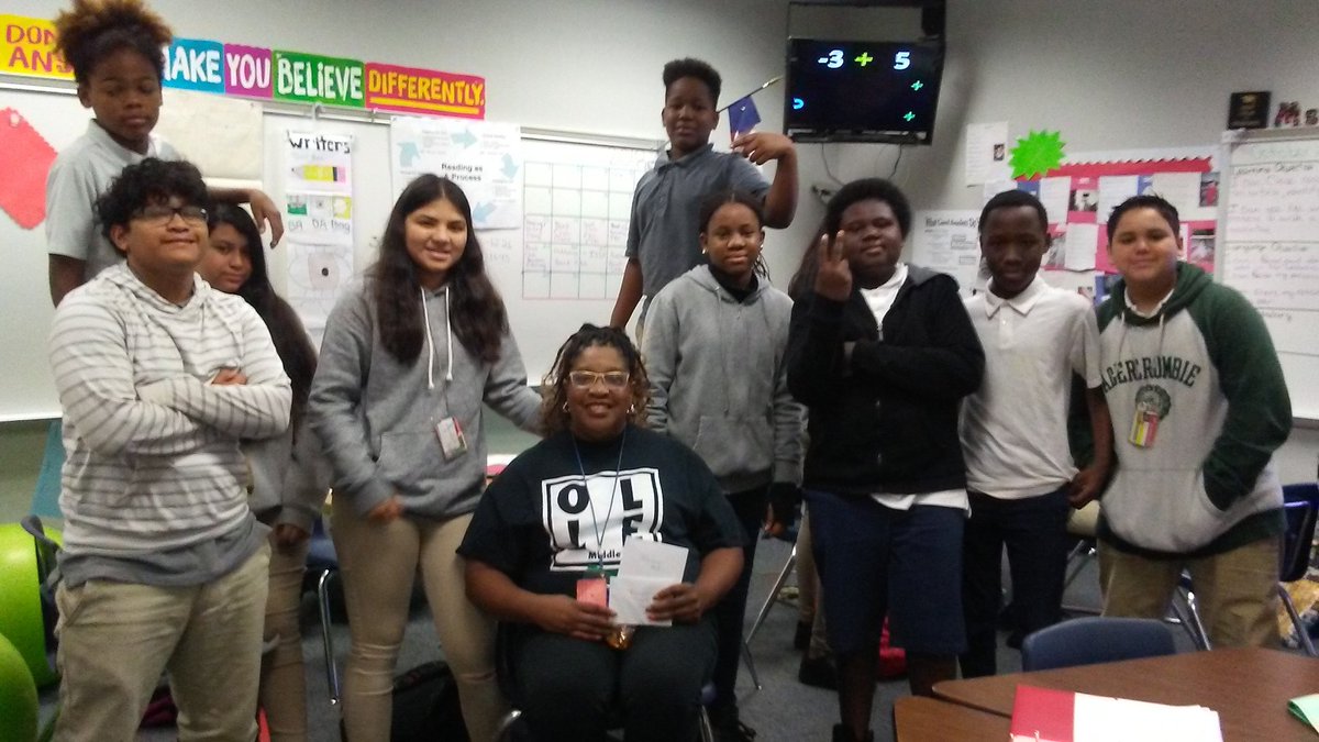 angel_thompson7's tweet photo. Thriving Thursday Elar Tutorials MVP is none other than @mzrobin227 for having the most students in attendance for the Month of October.
#BringYourAGame #aliefmission
@CITGOiaOLLE. @OlleMightyOwls @AliefISD https://t.co/Ij8hOPLupD