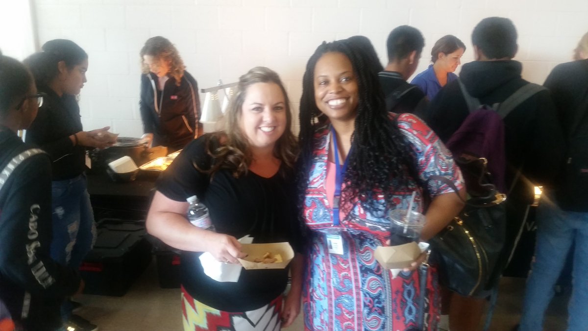 FUSDFoodService's tweet photo. Thank you AB Miller High School for hosting our first FUSD Taste Test!  We had 15 manufacturer's and community partners supporting efforts in determining menu choices.  We appreciate the several hundred students and families that showed up to vote for menu items! https://t.co/EdJtx6viHX