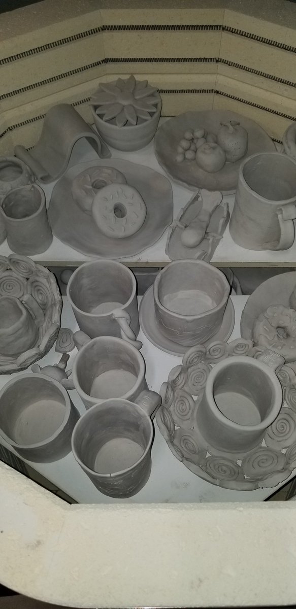 vlamonta's tweet photo. 8th Grade Pottery.... can't wait to get these to a glaze fire.
#jsjayhawkway #jaystreammiddleschool #CCSD93 #middleschoolart #middleschoolpottery https://t.co/pZcZSYVFTi