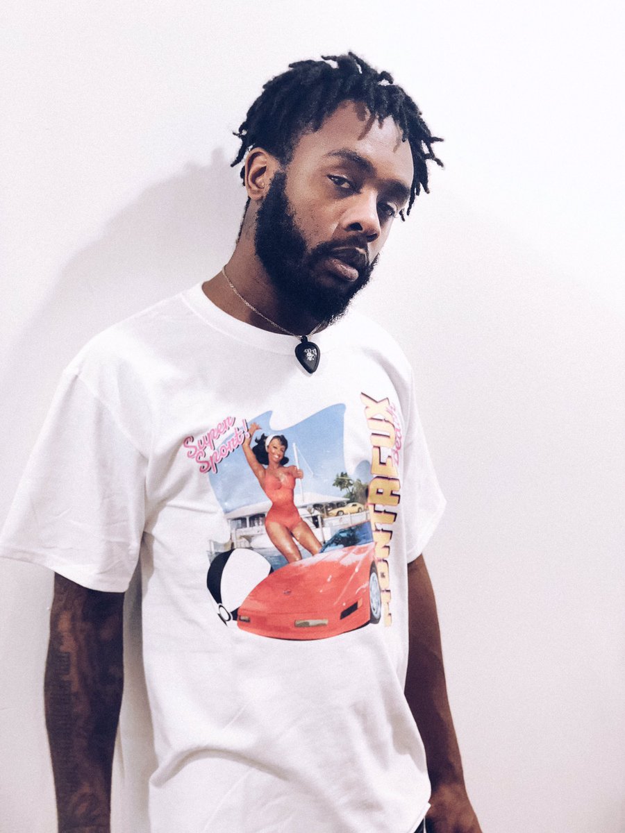 SSMontreux's tweet photo. Sizes still available! @_flowas_ 🌺🏁 https://t.co/yfKmjBpqrl https://t.co/eWqd0xnV9z