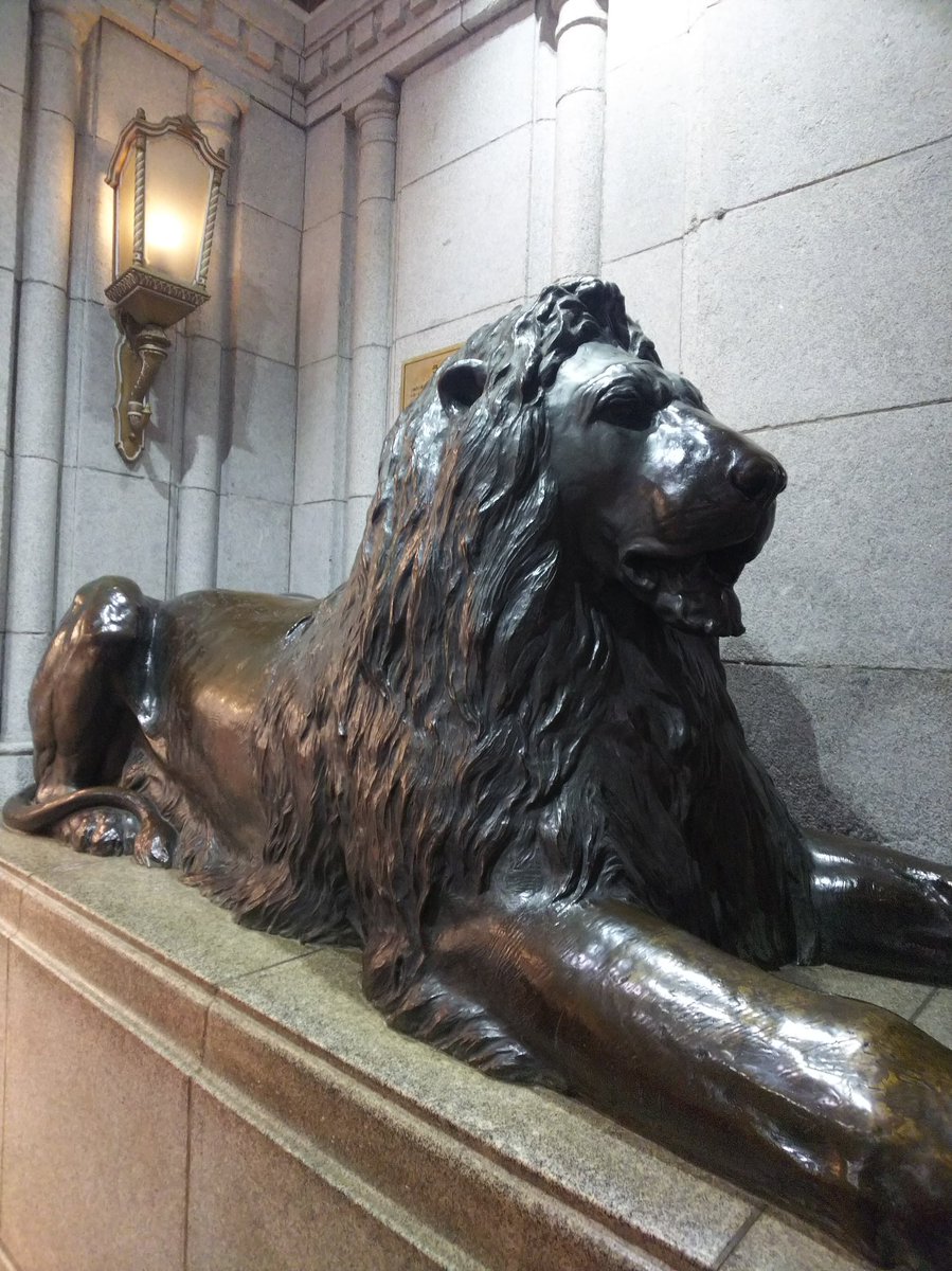 三越のライオン像