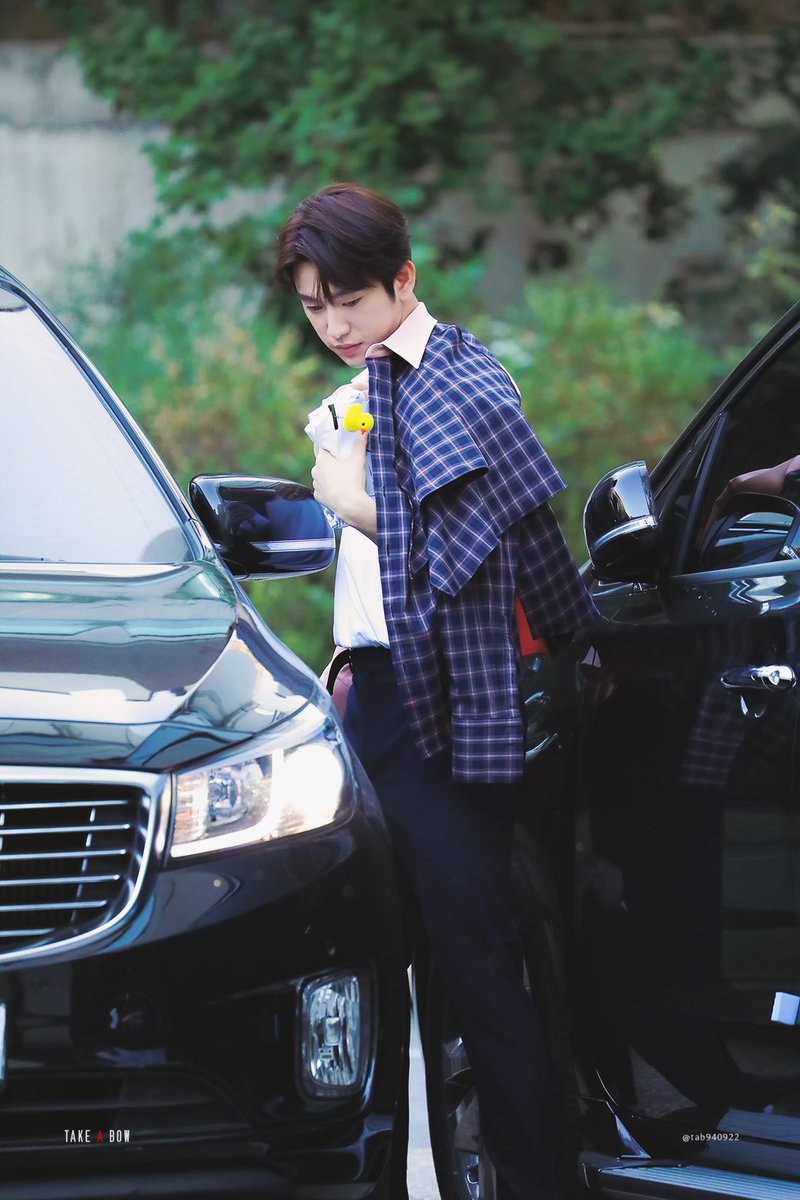 tab940922's tweet photo. 181020 밋앤그릿 퇴근 #진영 #갓세븐⁠ ⁠ #GOT7⁠ ⁠ #JINYOUNG #Lullaby⁠ ⁠💜💜 https://t.co/seAuyezVEr
