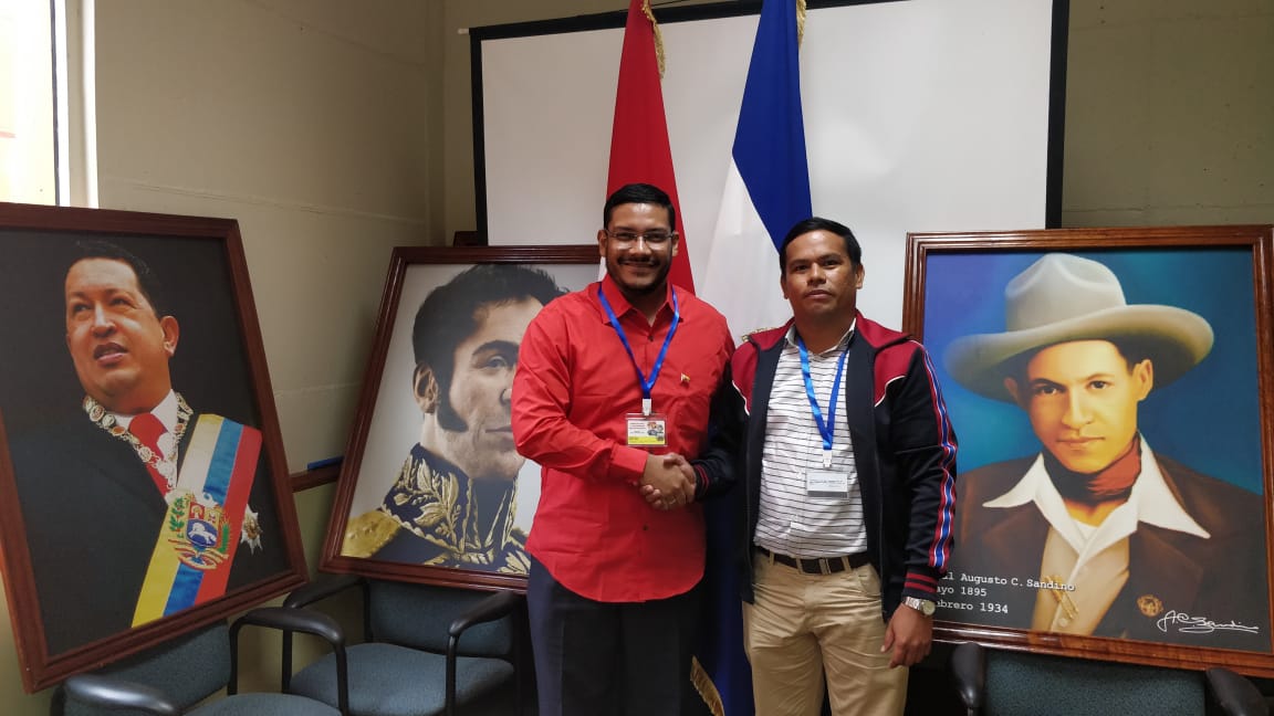 RanderPena's tweet photo. AHORA// Participamos en foro de paz y solidaridad con Nicaragua, expresamos apoyo de @JuventudPSUV y  Presidente @NicolasMaduro  al pueblo Nicaragüense. 

Denunciamos al mundo que intentan aplicar en Nicaragua mismo formato de Violencia que en Venezuela, los Pueblos venceremos. https://t.co/AV4usC9Vq8
