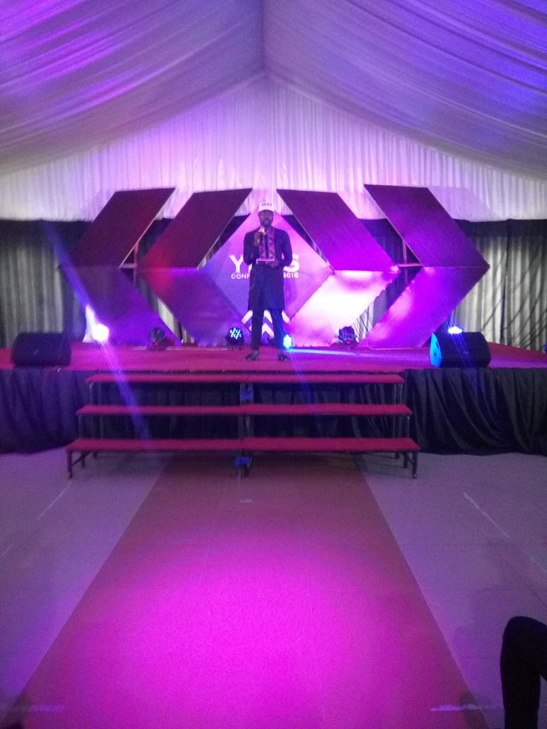 iam_esinbj's tweet photo. #YESS2018 bobby Bassey on stage right now sharing is success story #LEADINGSUSTAINABILITY https://t.co/Twp5dXvGiH